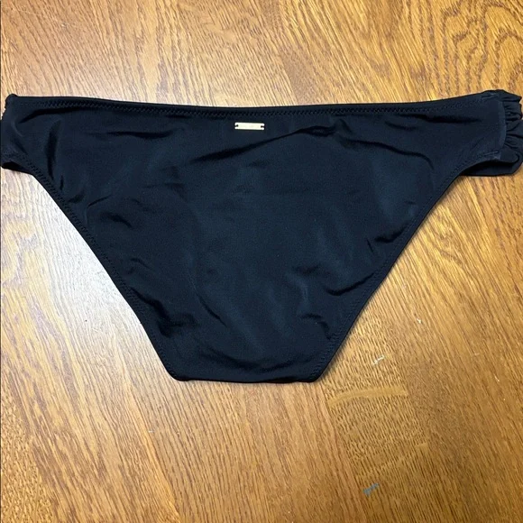 Victoria’s Secret medium knockout bikini bottoms black - Picture 2 of 4